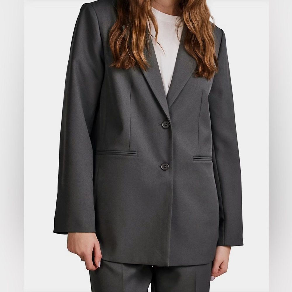 NEW 🤍 Pieces Oversized Grey Blazer size medium